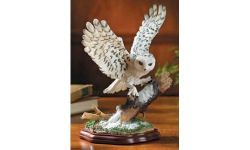 Majestic Snowy Owl Figurine Statue